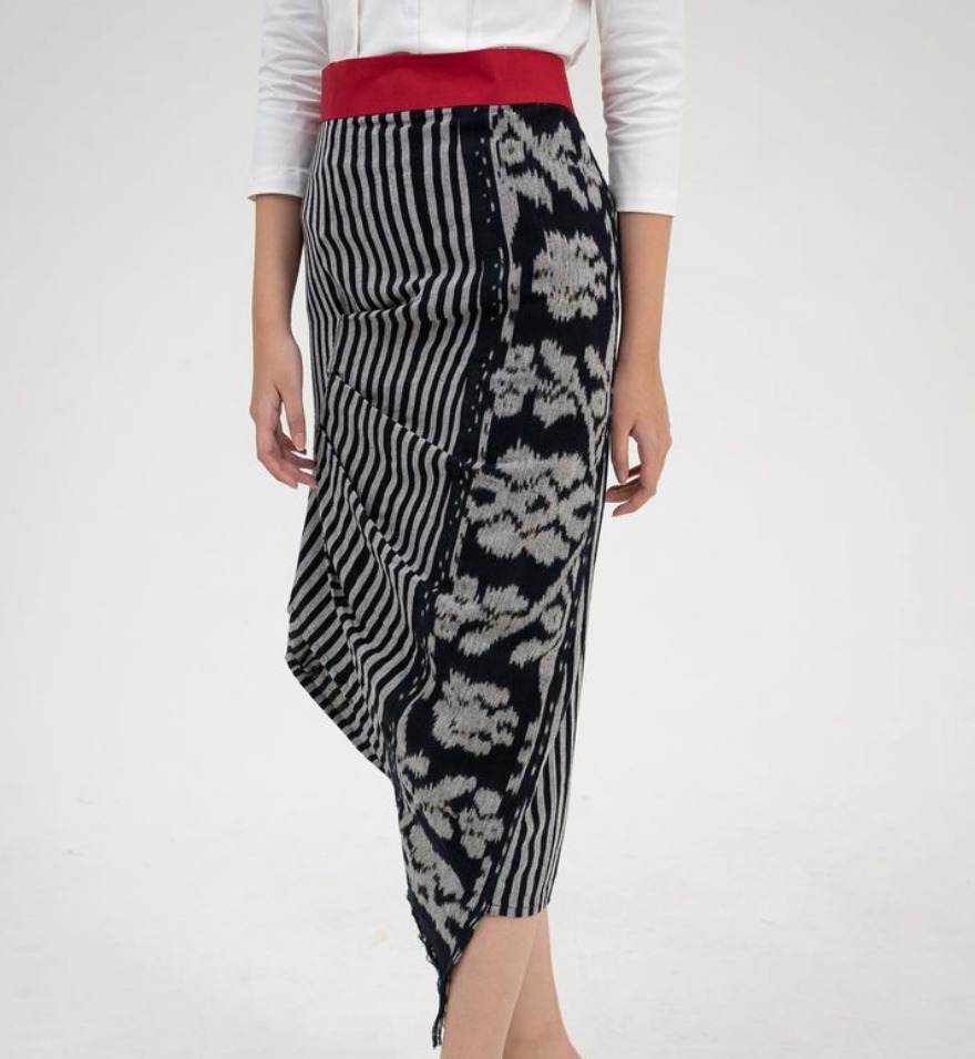 Riskavebrie - Drapping Skirt Tenun