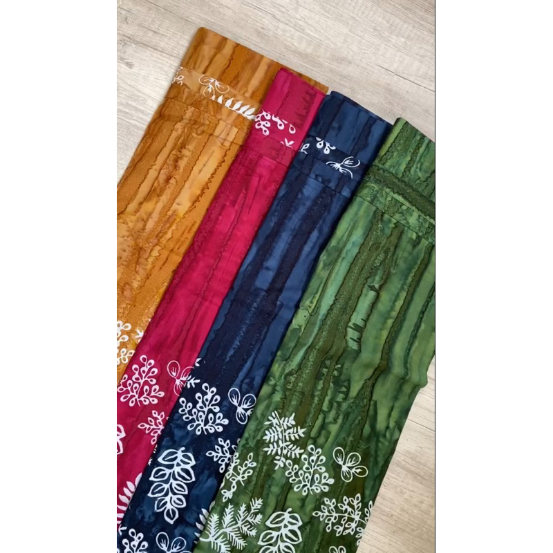 Riskavebrie - Rok Lembayung Batik Series
