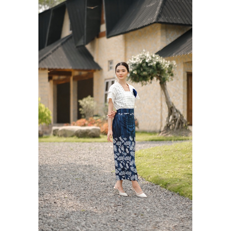 Riskavebrie - Rok Lembayung Batik Series