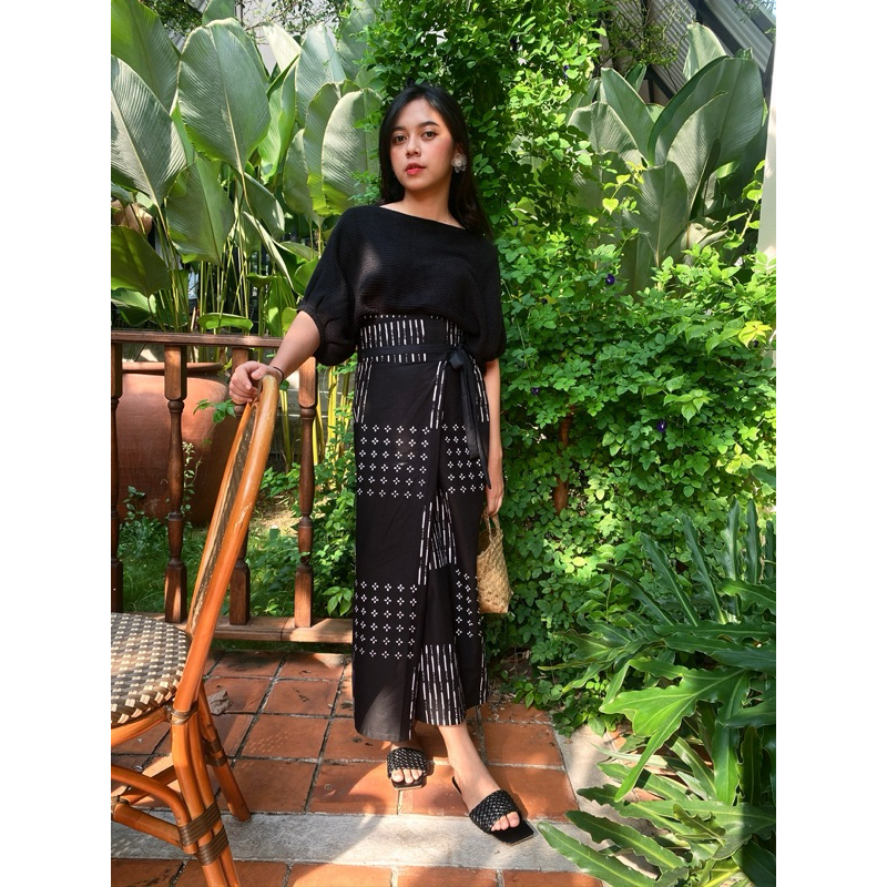 Riskavebrie - Rok Lembayung Batik Series