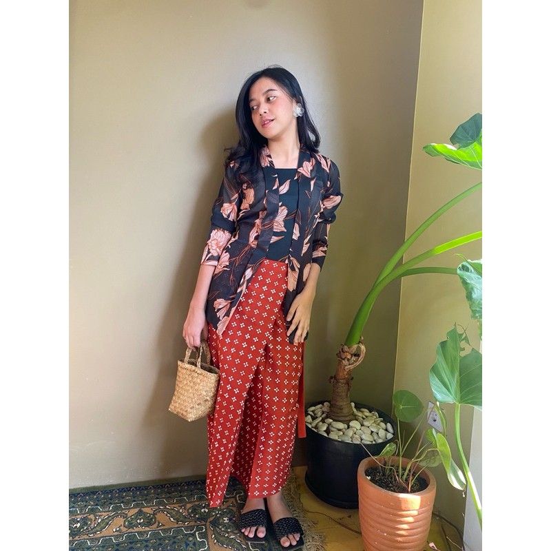 Riskavebrie - Rok Lembayung Batik Series