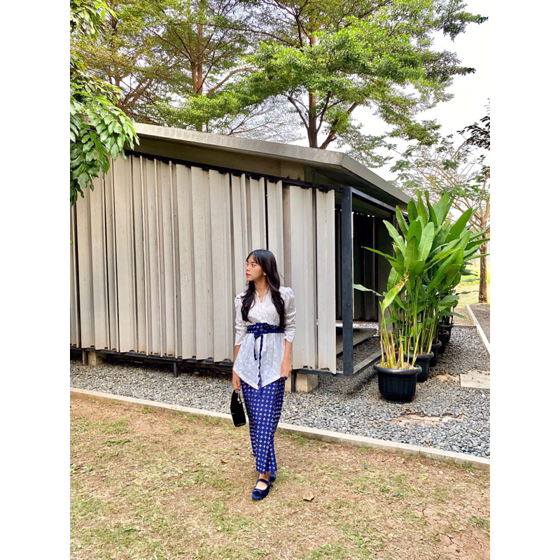 Riskavebrie - Kebaya Delima Brukat