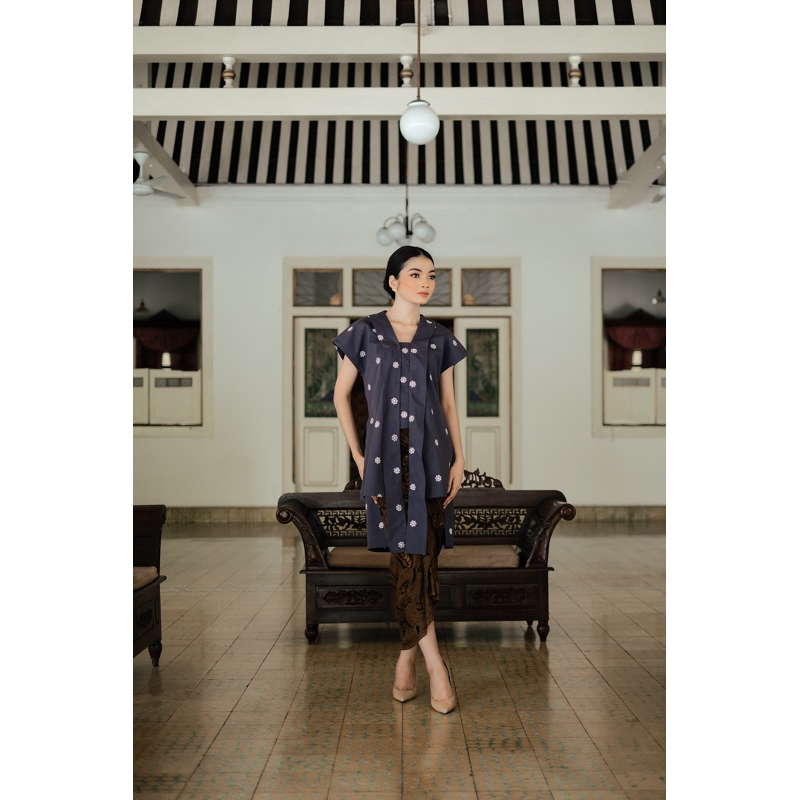 Riskavebrie - Kebaya Aleeca