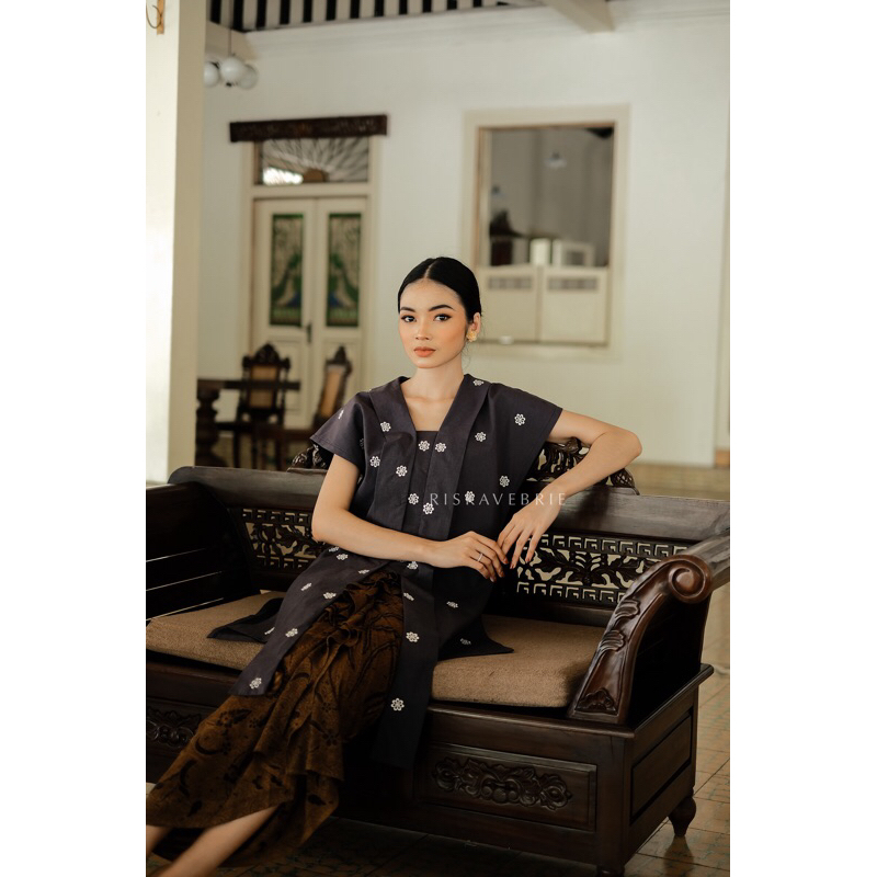 Riskavebrie - Kebaya Aleeca