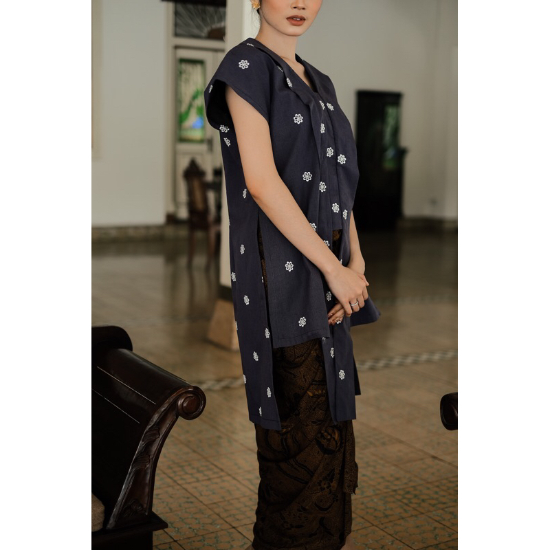 Riskavebrie - Kebaya Aleeca
