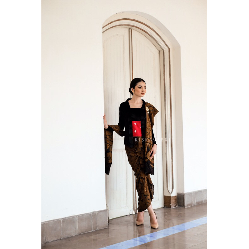 Riskavebrie - Kebaya Gendhis Bludru