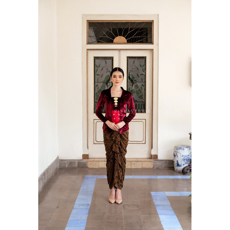 Riskavebrie - Kebaya Gendhis Bludru