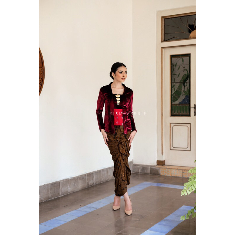 Riskavebrie - Kebaya Gendhis Bludru