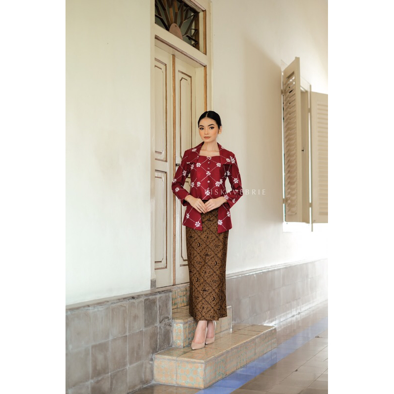Riskavebrie - Kebaya Harum Kembangan