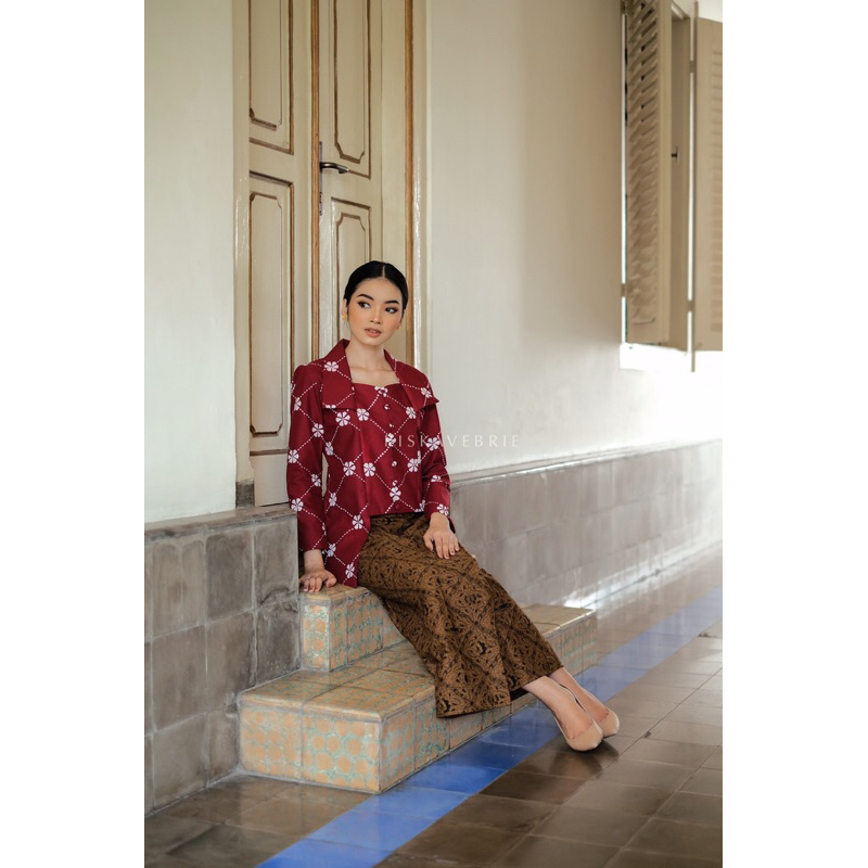 Riskavebrie - Kebaya Harum Kembangan