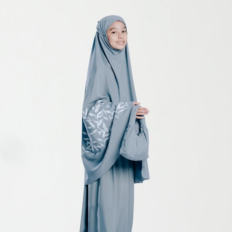 LEA KIDS PRAYER WEAR