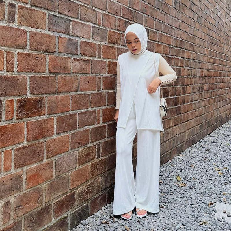 Renaette - NUNA ONESET - Setelan Wanita - Oneset Knit - Vest Kerja - Oneset Premium