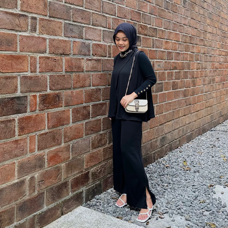 Renaette - NUNA ONESET - Setelan Wanita - Oneset Knit - Vest Kerja - Oneset Premium