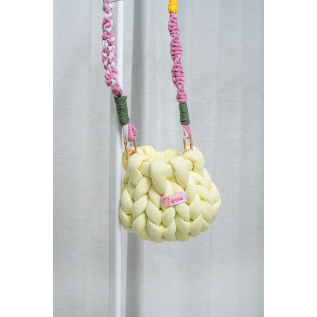 I Want To Smell The Perfume - Momo Chunky Bag