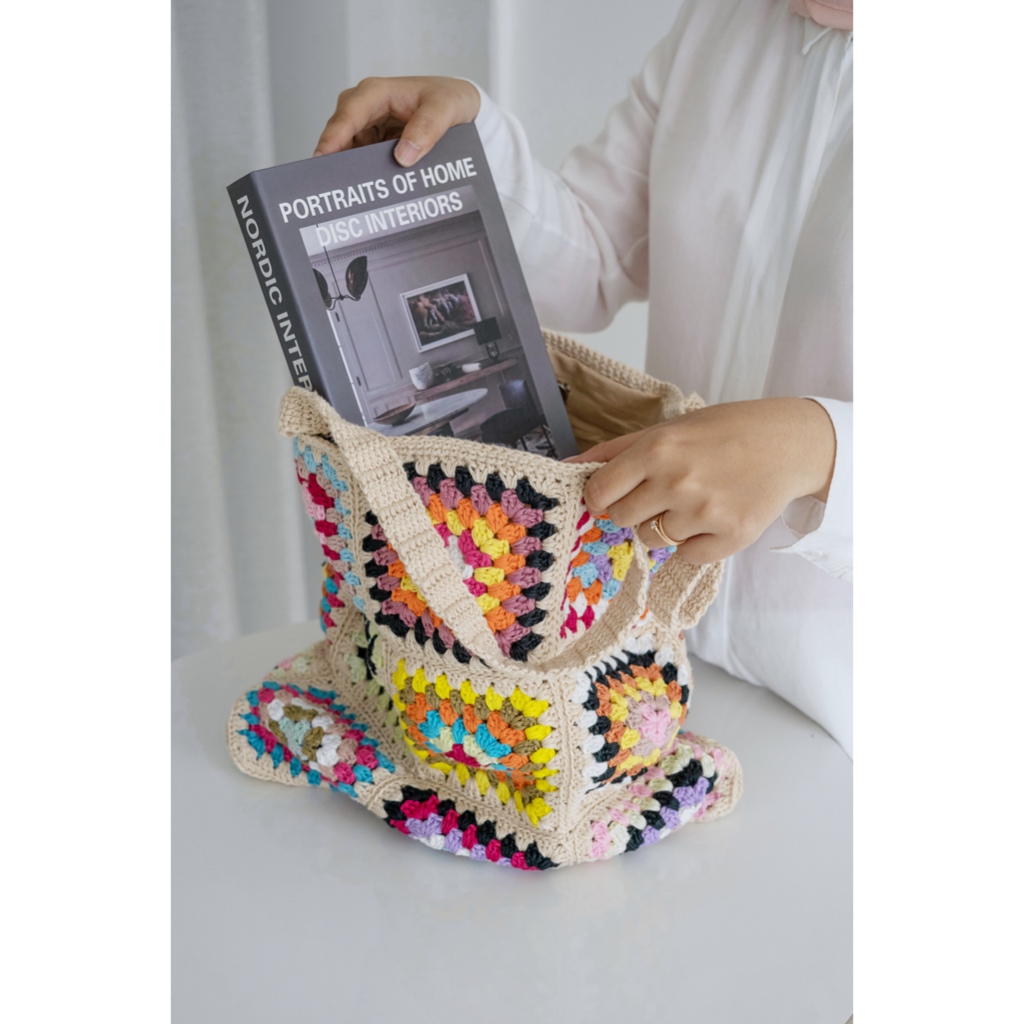I Want To Smell The Perfume - Granny Tote Bag