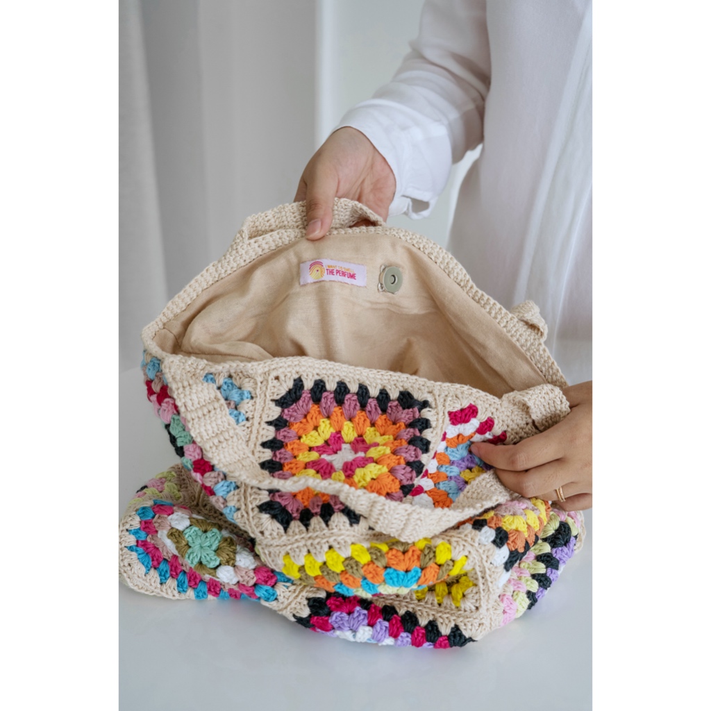 I Want To Smell The Perfume - Granny Tote Bag