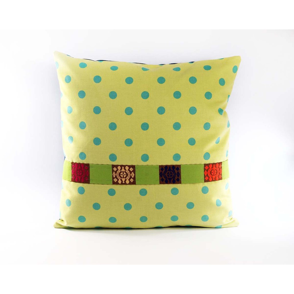 I Want To Smell The Perfume - Polka dotty Irma - Sarung bantal