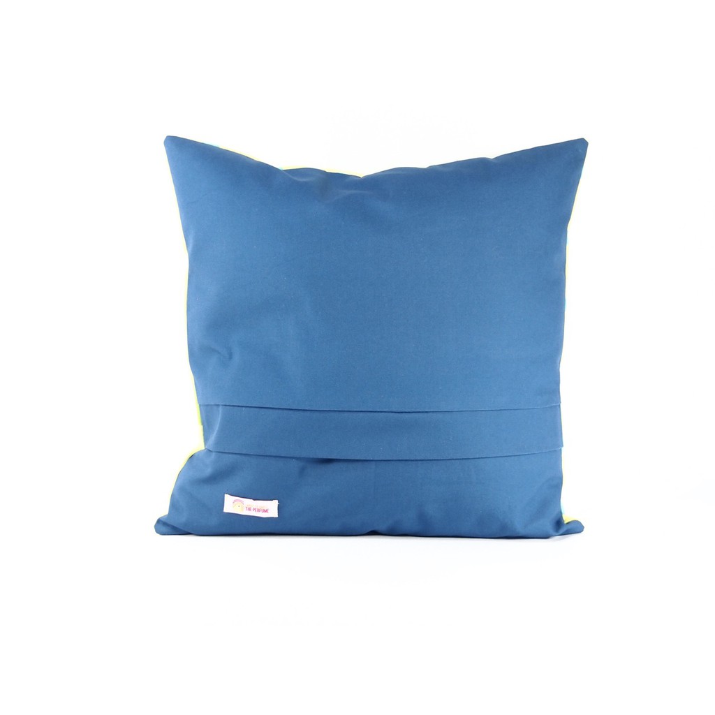 I Want To Smell The Perfume - Polka dotty Irma - Sarung bantal
