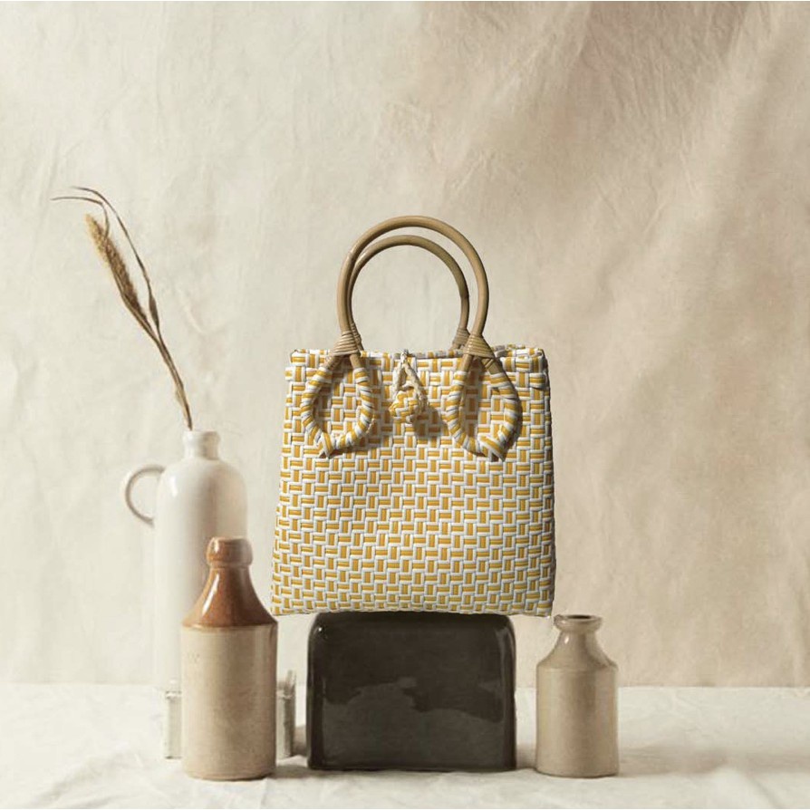 I Want To Smell The Perfume - Frida Bag S
