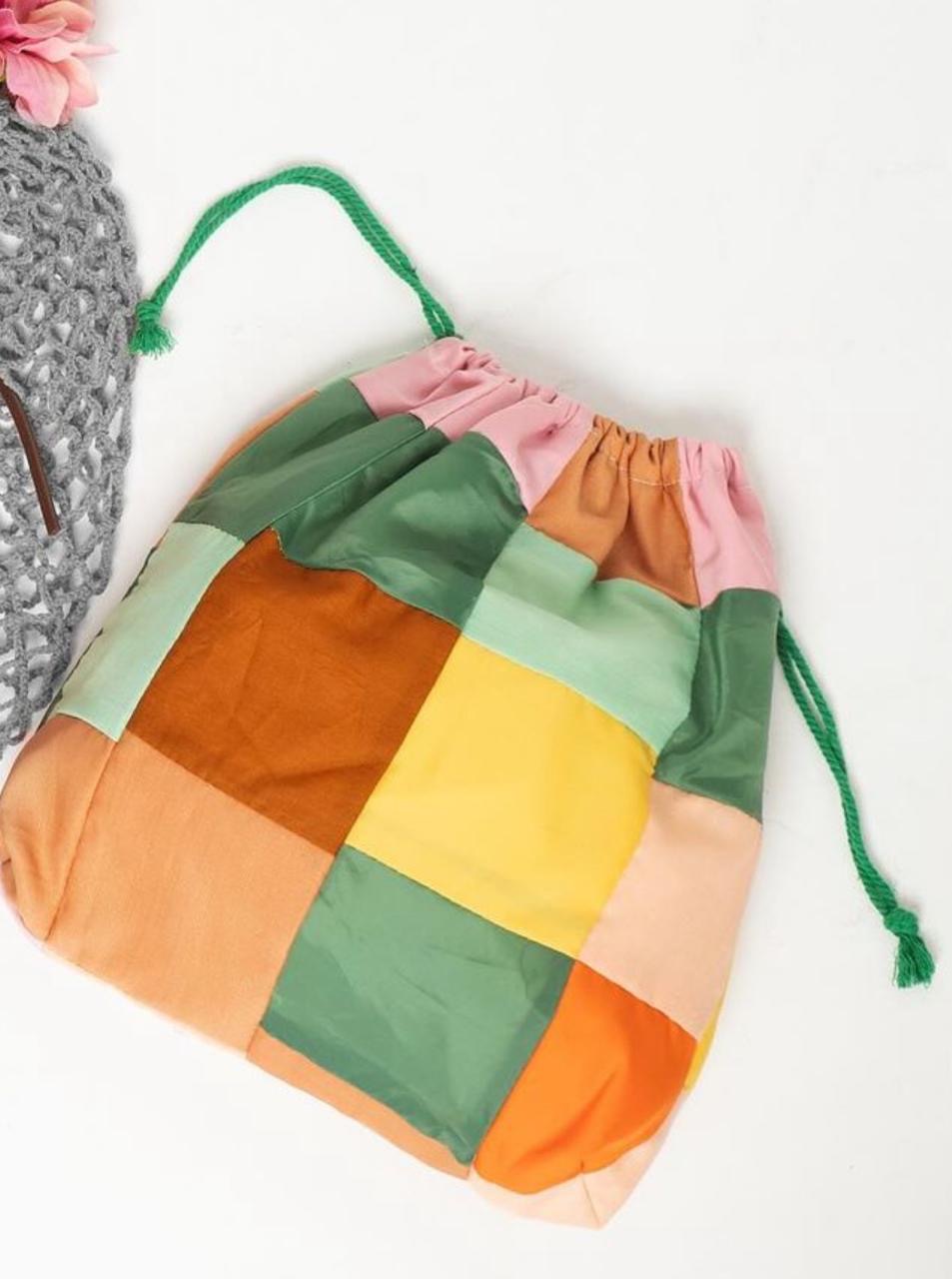 I Want To Smell The Perfume - Reversible Pouch