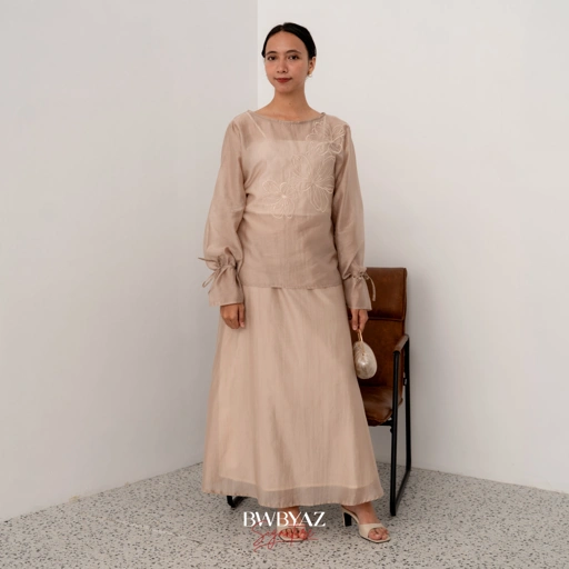 Image of BWBYAZ SIGNATURE - CALLA BLOOMING TOP (READYSTOCK)
