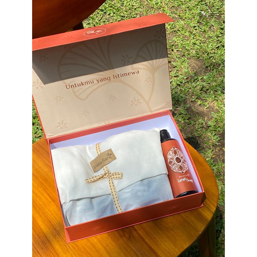 Dama Kara Exclusive Gift Box and Gift Card