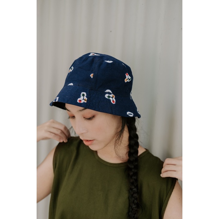 Dama Kara Laras Bucket Hat