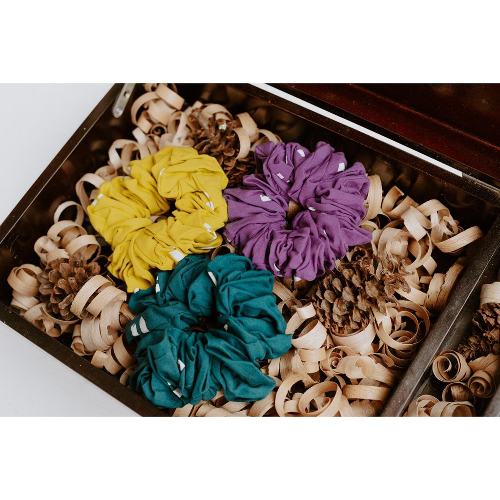 Dama Kara Scrunchie