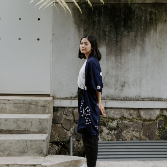 Dama Kara Seruni Outer
