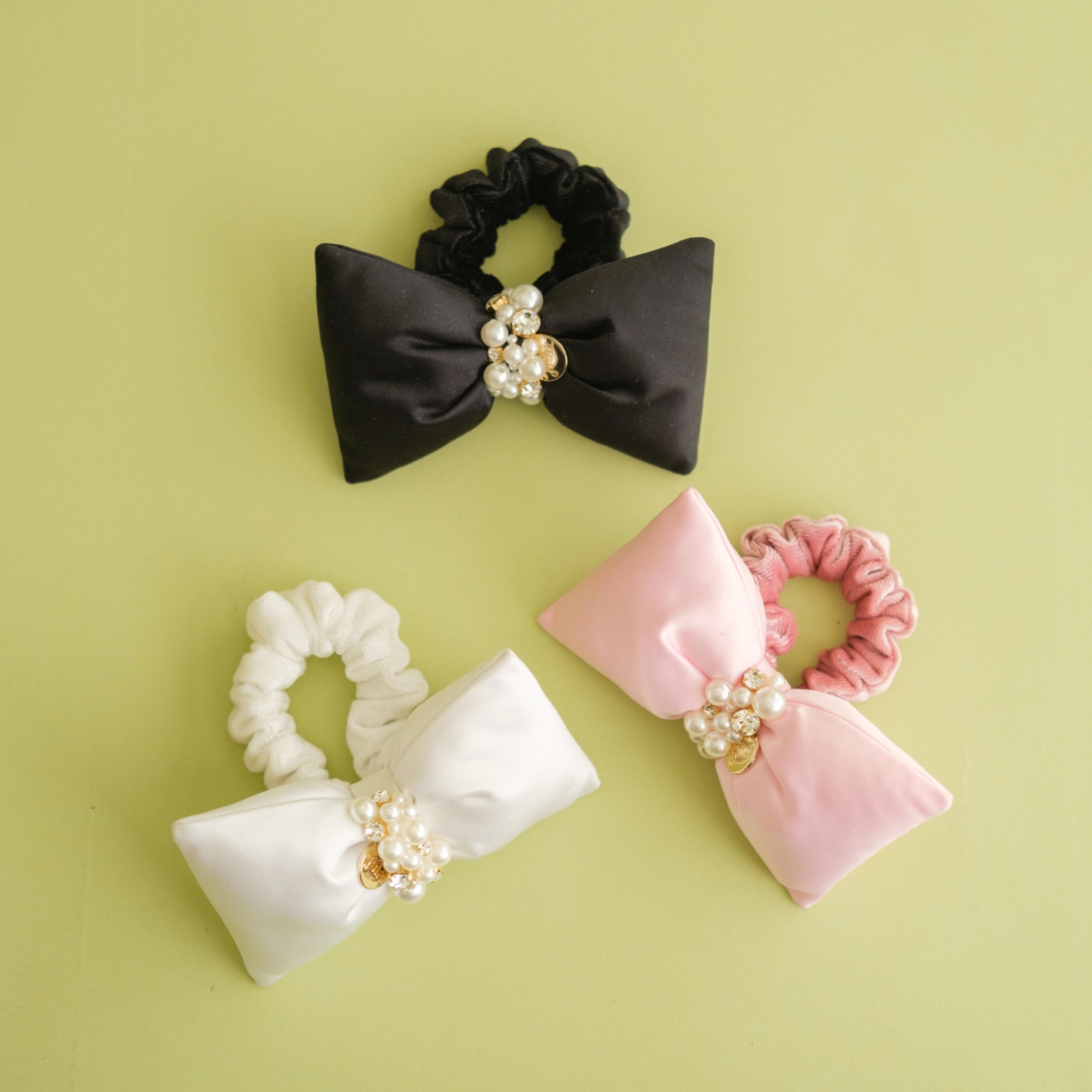 GEM SCRUNCHIE
