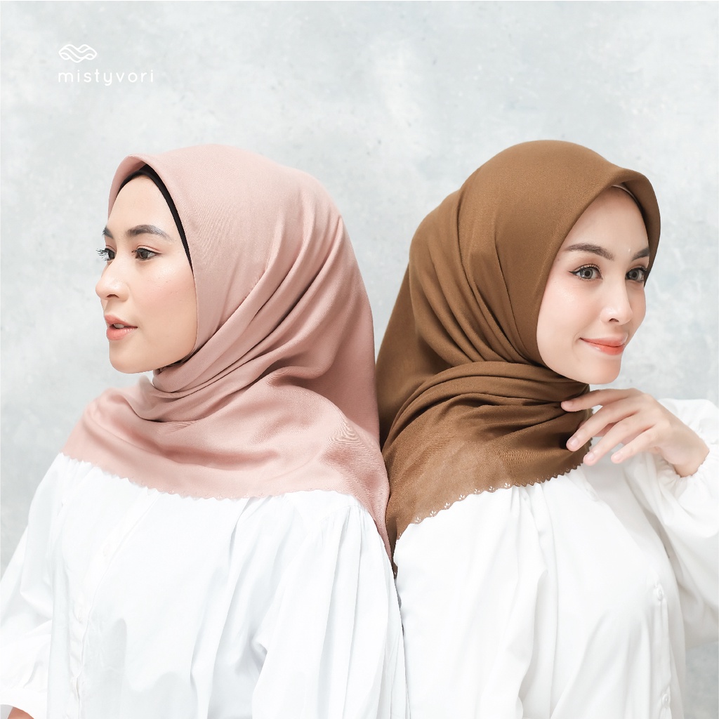 Anna Scarf