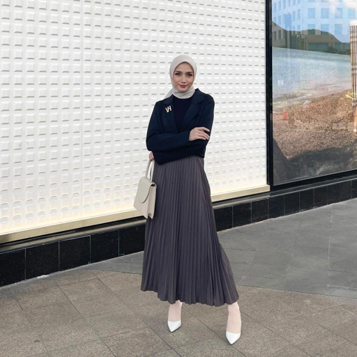 Image of UMBRELLA PLEATS SKIRT - SMOKEGREY