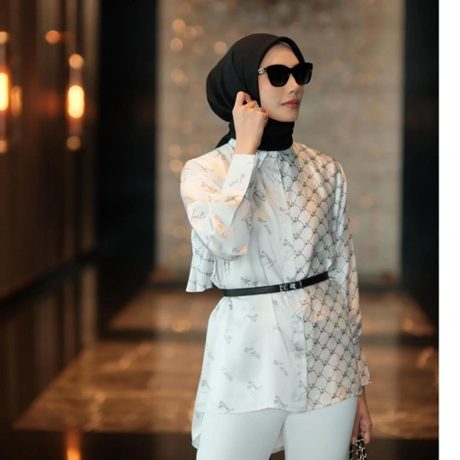 Image of READY - Vanilla Hijab- Gorgeous Shirt