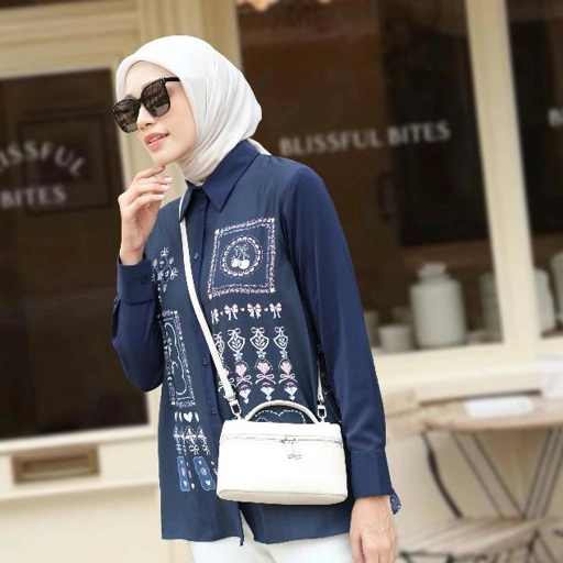 Image of PO - Vanilla Hijab - Remy Shirt