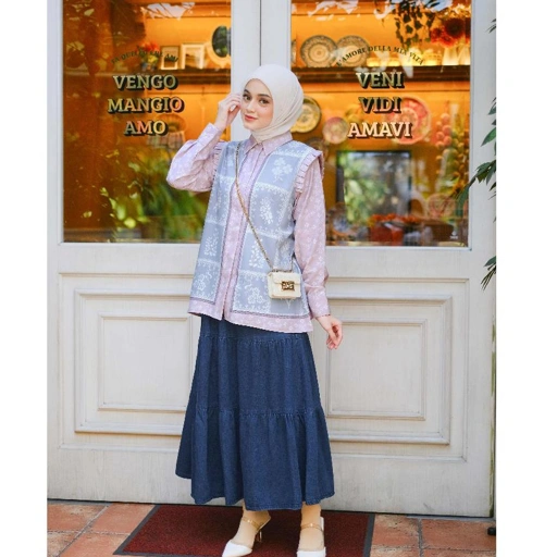 Image of PO - Vanilla Hijab - Classic Shirt - FREE PARFUM
