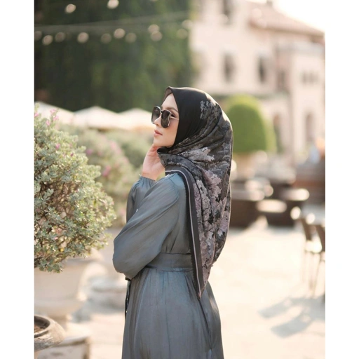 Image of PO - DELAROSA SCARF