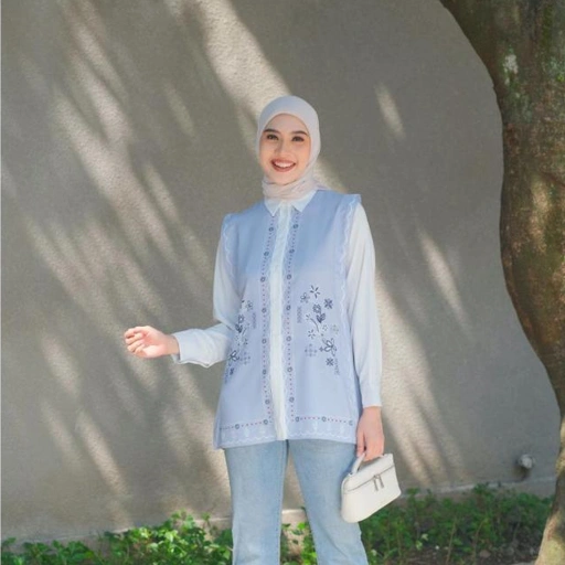 Image of READY - Vanilla Hijab - Kawung Blouse