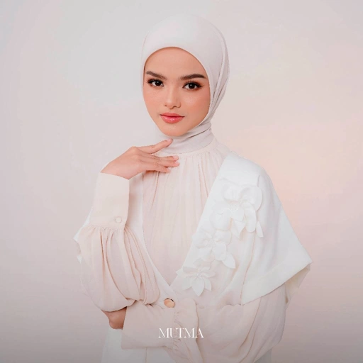 Image of Mutma -AZIZA HIJAB SQUARE- Hijab -Segiempat -Polos -Paris Japan Premium- Pakaian Muslim Wanita