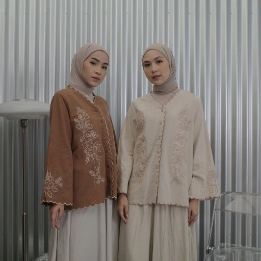 Image of Oclo Gifya Shirt Outer atasan wanita linen bordir flower casual basic blus dailywear