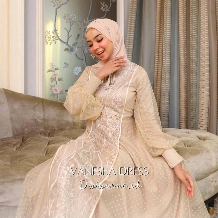 Vanesha Dress By @dwiwarna.id