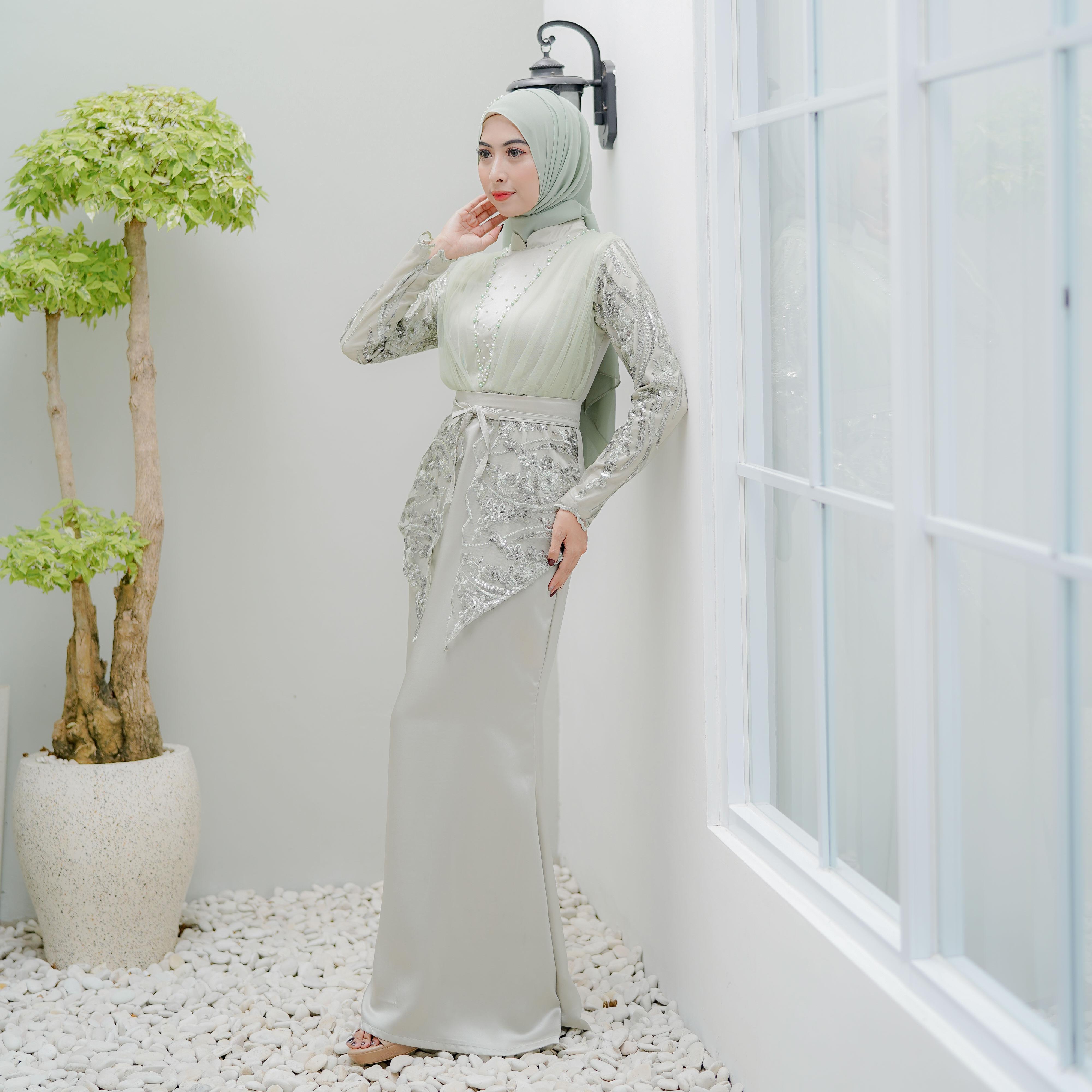 Rauny Dress by @dwiwarna.id