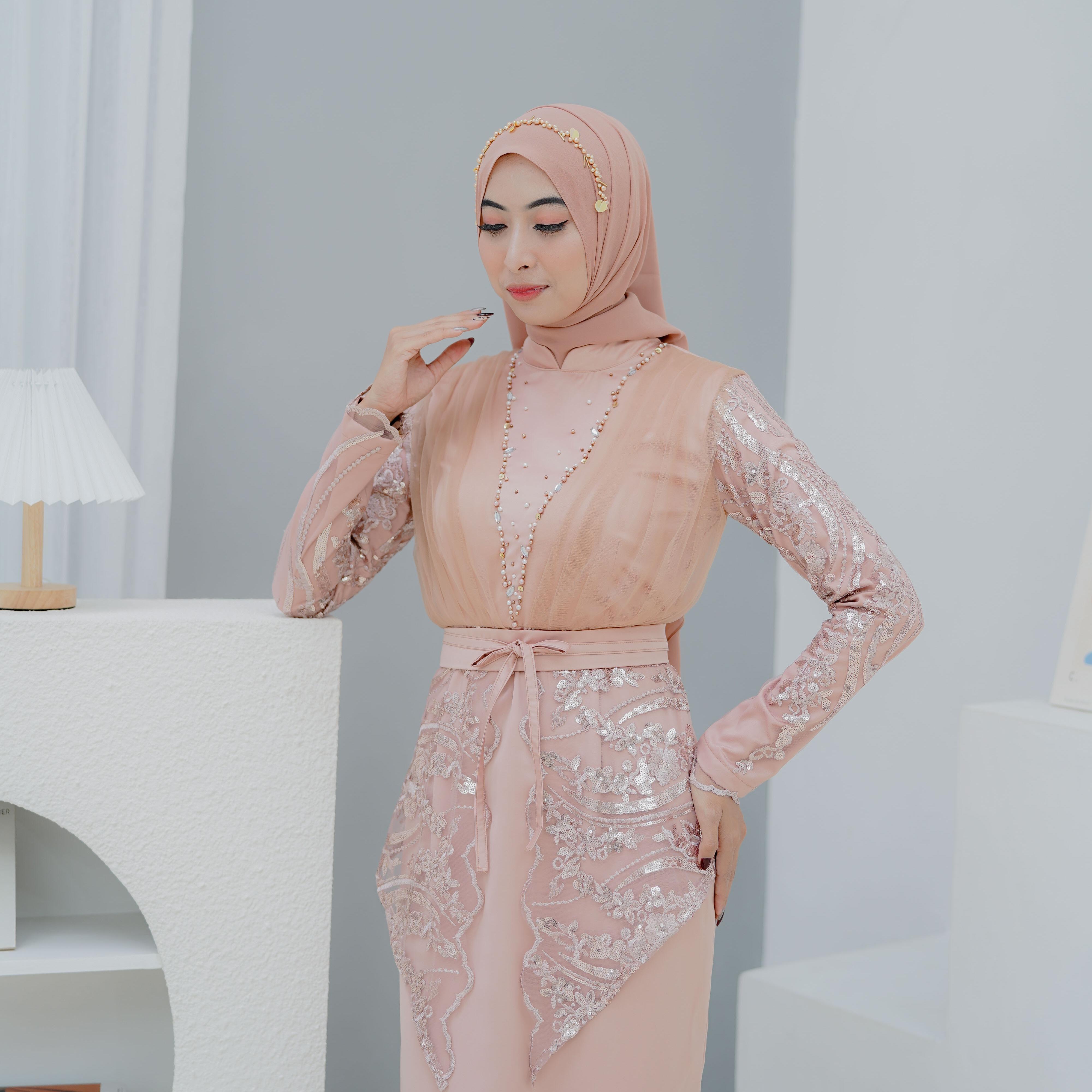 Rauny Dress by @dwiwarna.id