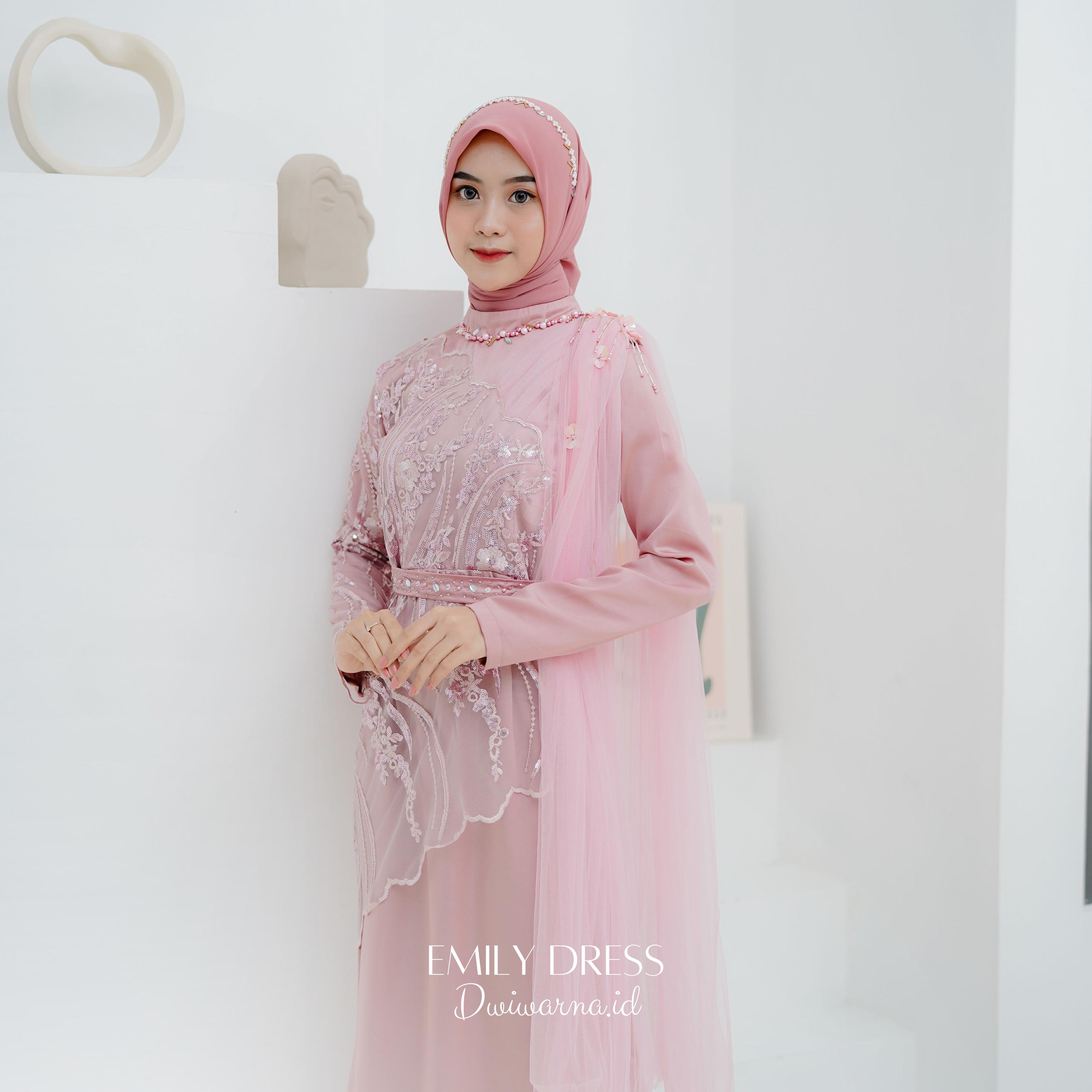 Emily Dress by @dwiwarna.id Kombinasi Muslim