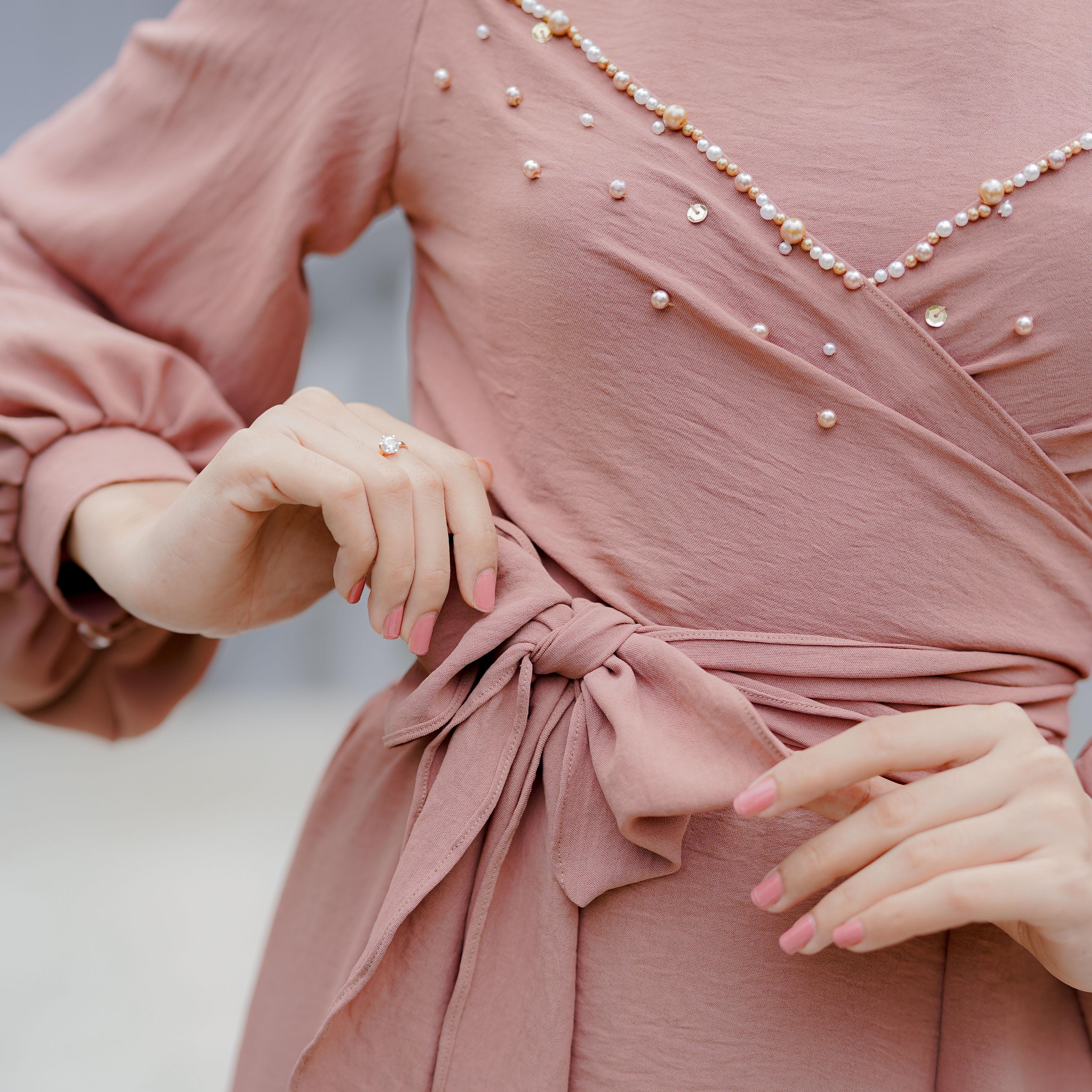 Ivani Dress Kondangan Mermaid Polos BerPayet By Dwiwarna Airflow Balon Wudhu Kancing Muslim Mutiara Muslim Mutiara