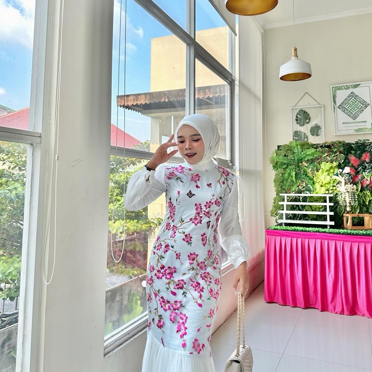 Lovina Dress Kondangan by Dwiwarna Cutting Mermaid Tille Garden Motif terbaru (Motif Terbaru Sesuai Stock yang Ada) Balon Panjang Kancing