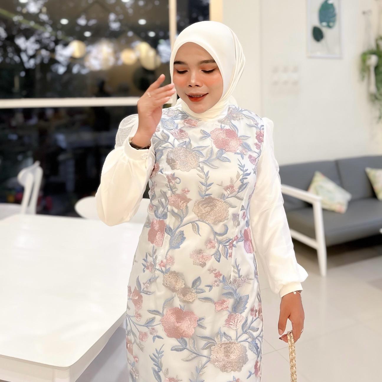 Lovina Dress Kondangan by Dwiwarna Cutting Mermaid Tille Garden Motif terbaru (Motif Terbaru Sesuai Stock yang Ada) Balon Panjang Kancing