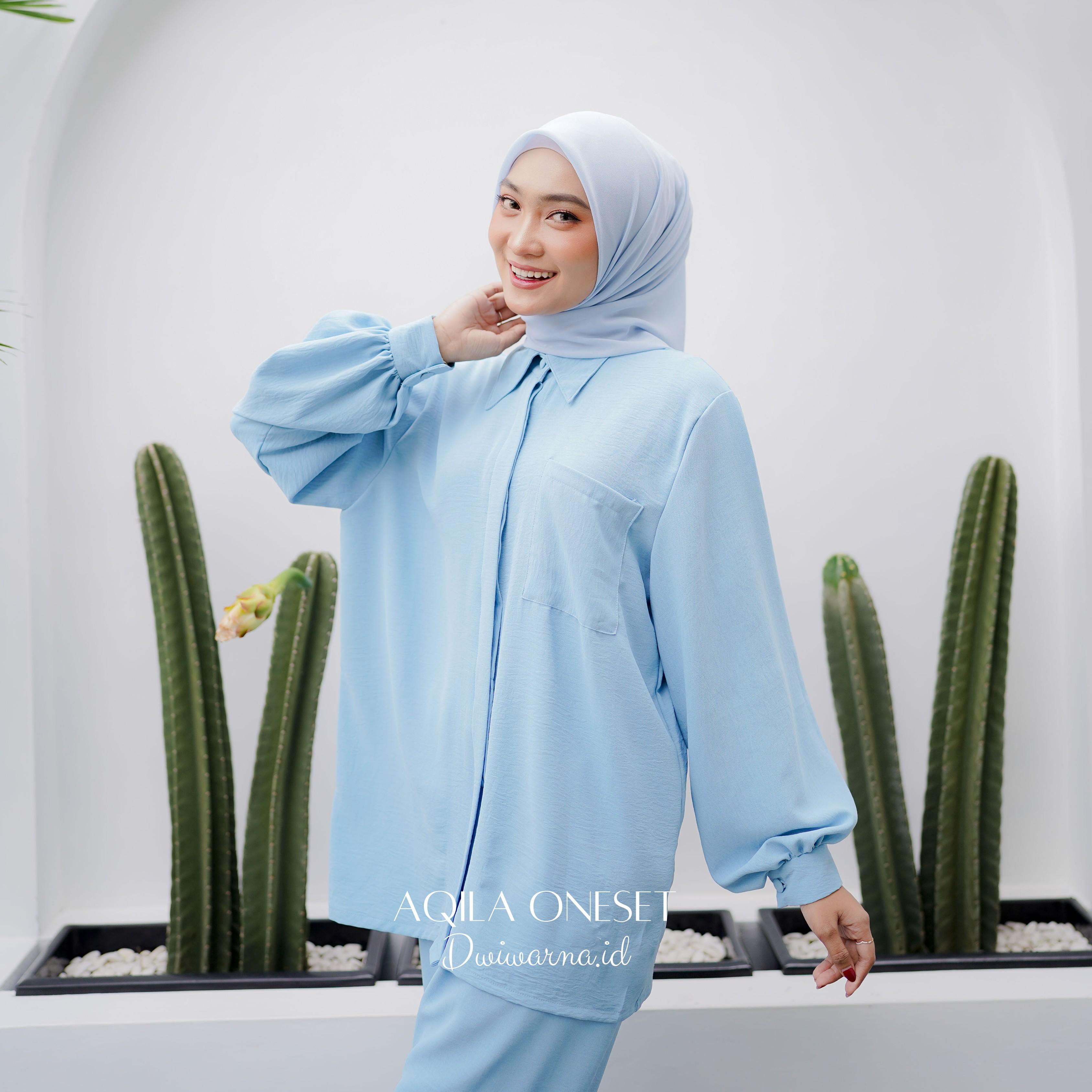 One Set "AQILA" by Dwiwarna