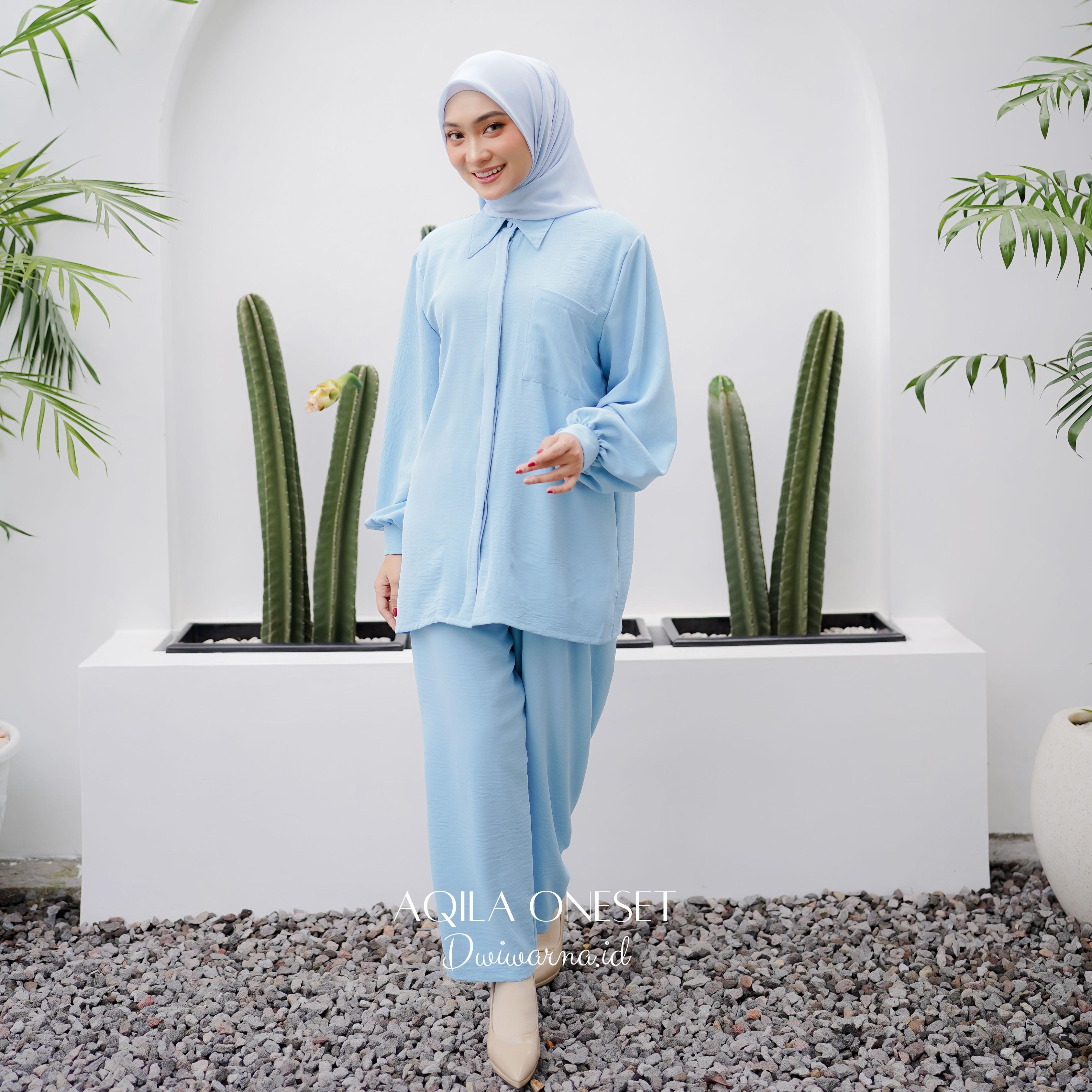 One Set "AQILA" by Dwiwarna