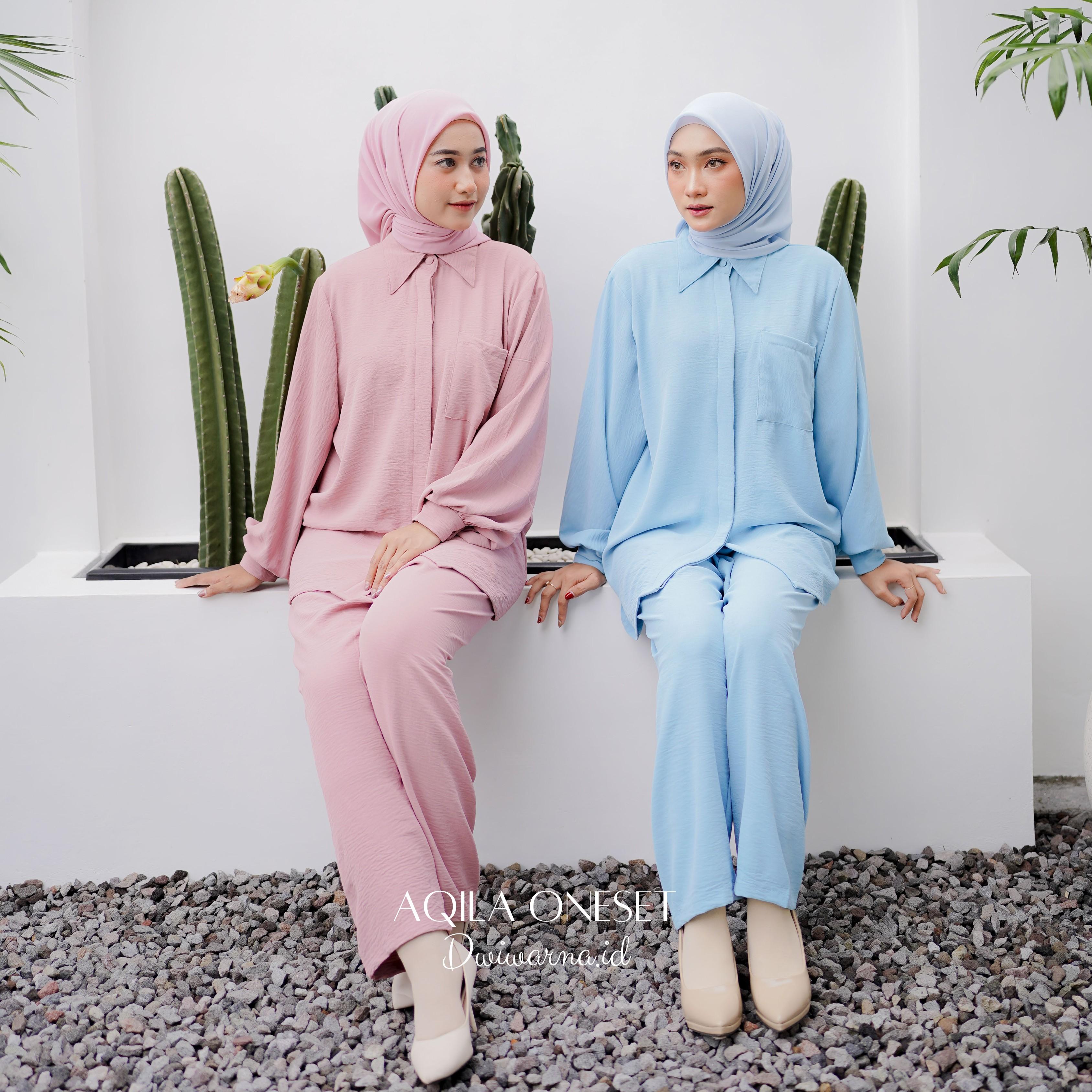 One Set "AQILA" by Dwiwarna