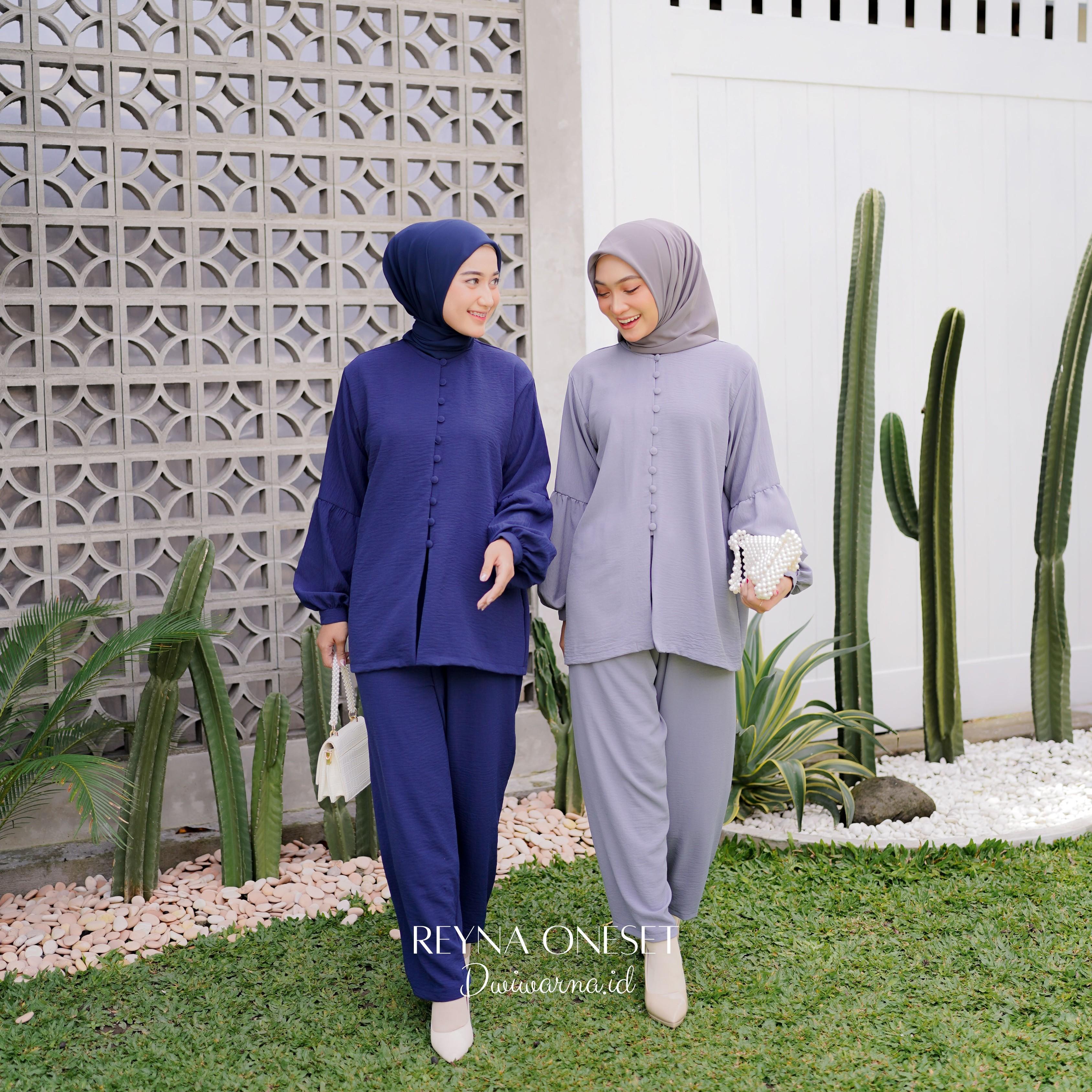 One Set "REYNA" by Dwiwarna